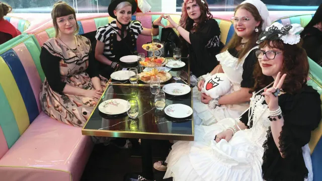 Source image accompanying Japanese Fashion Style Gothic Lolita Seeks European Expansion