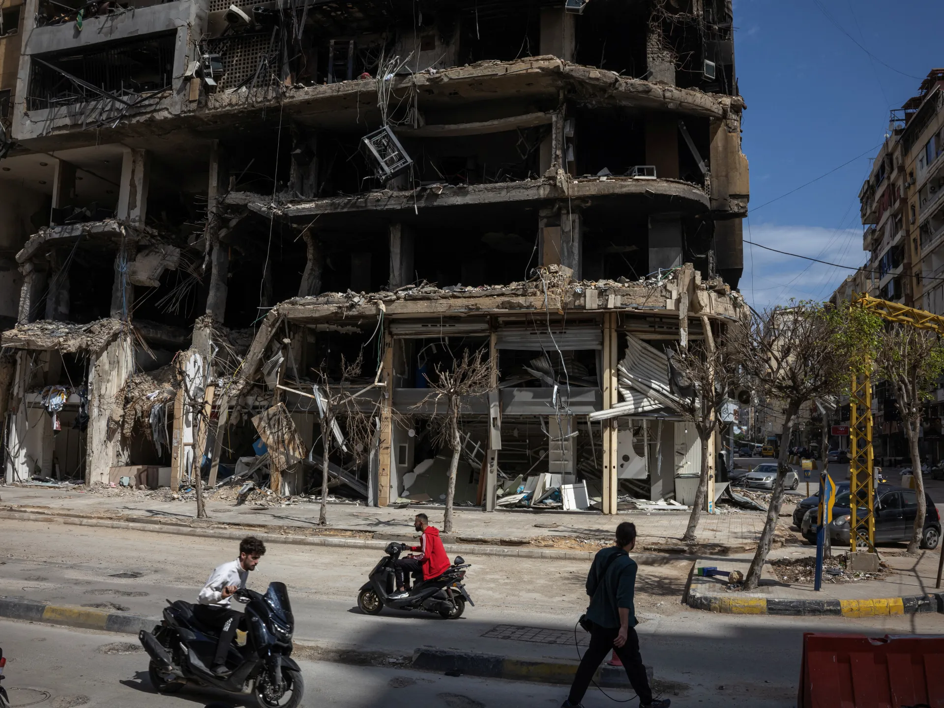 2026-04-20T110032Z_387400273_RC2VSKA0HZC0_RTRMADP_3_IRAN-CRISIS-LEBANON-ISRAEL-1777050873