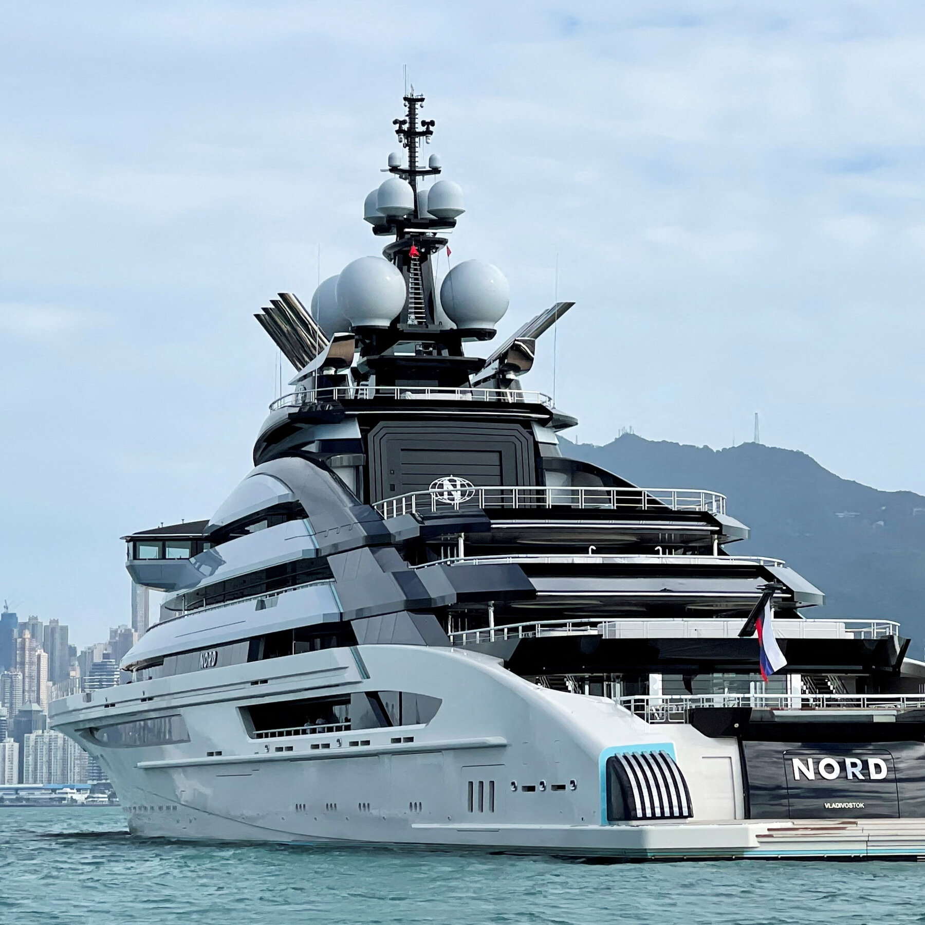 28int-hormuz-yacht-pgjl-mediumSquareAt3X