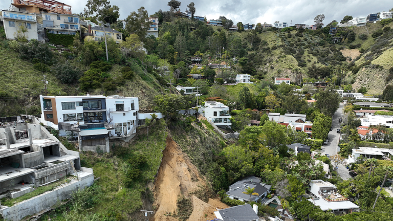 hollywood-hills-home-invasion-burglary-los-angeles-affluent-neighborhood