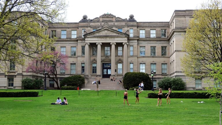 university-of-iowa-college-campus_02