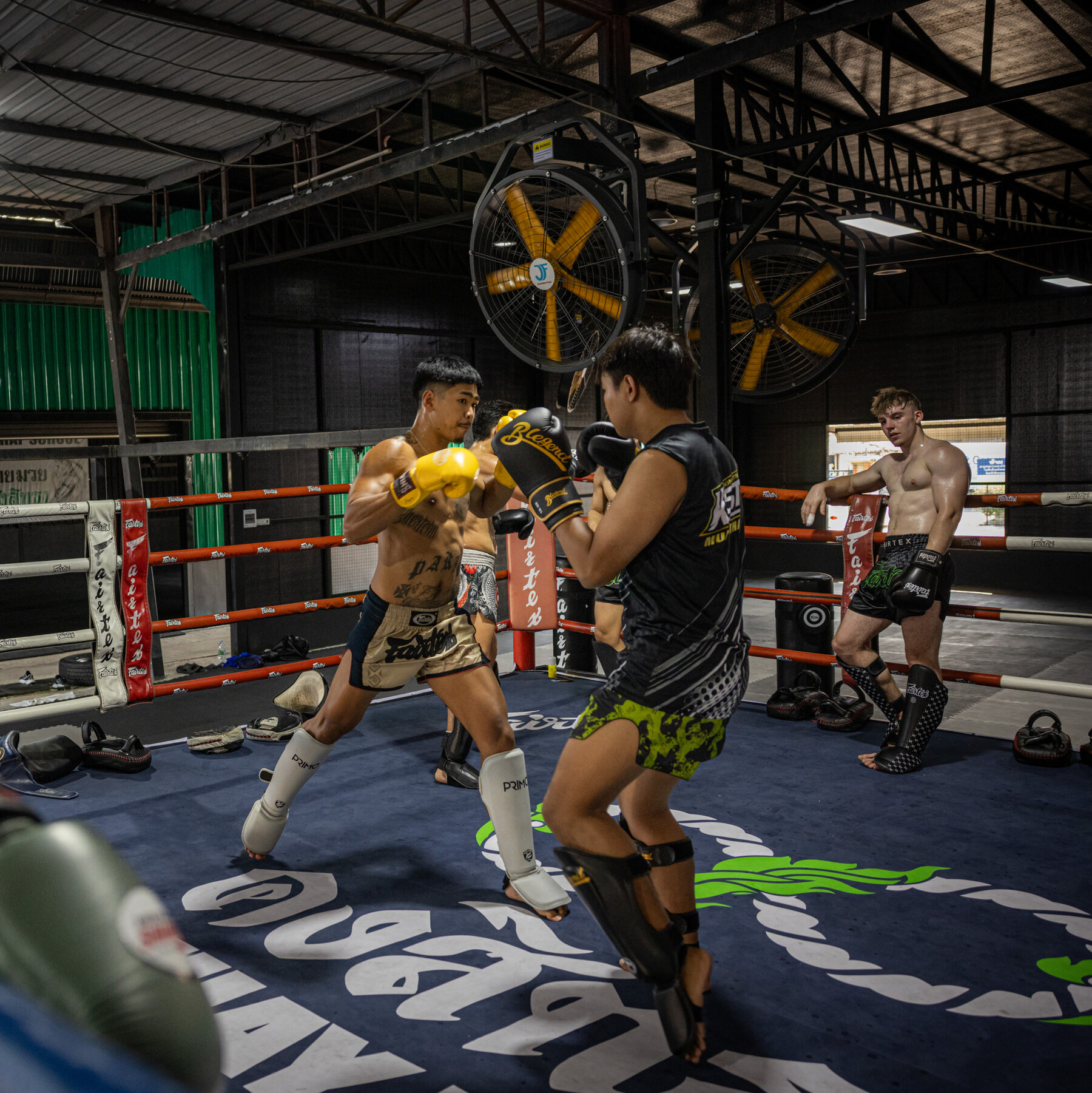 00int-thailand-muaythai-visa-01-qlcz-mediumSquareAt3X