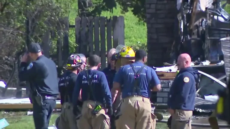 2-dead-after-a-plane-crashes-into-Ohio-home