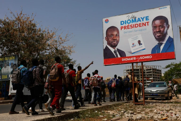 2024-03-21T050227Z_531916148_RC2QP6ATVCBP_RTRMADP_3_SENEGAL-ELECTION-1711113992