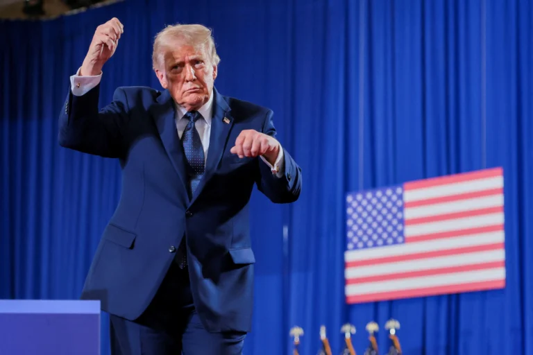 2026-05-22T212051Z_1767260352_RC2LELAS71JP_RTRMADP_3_USA-TRUMP-1779769494