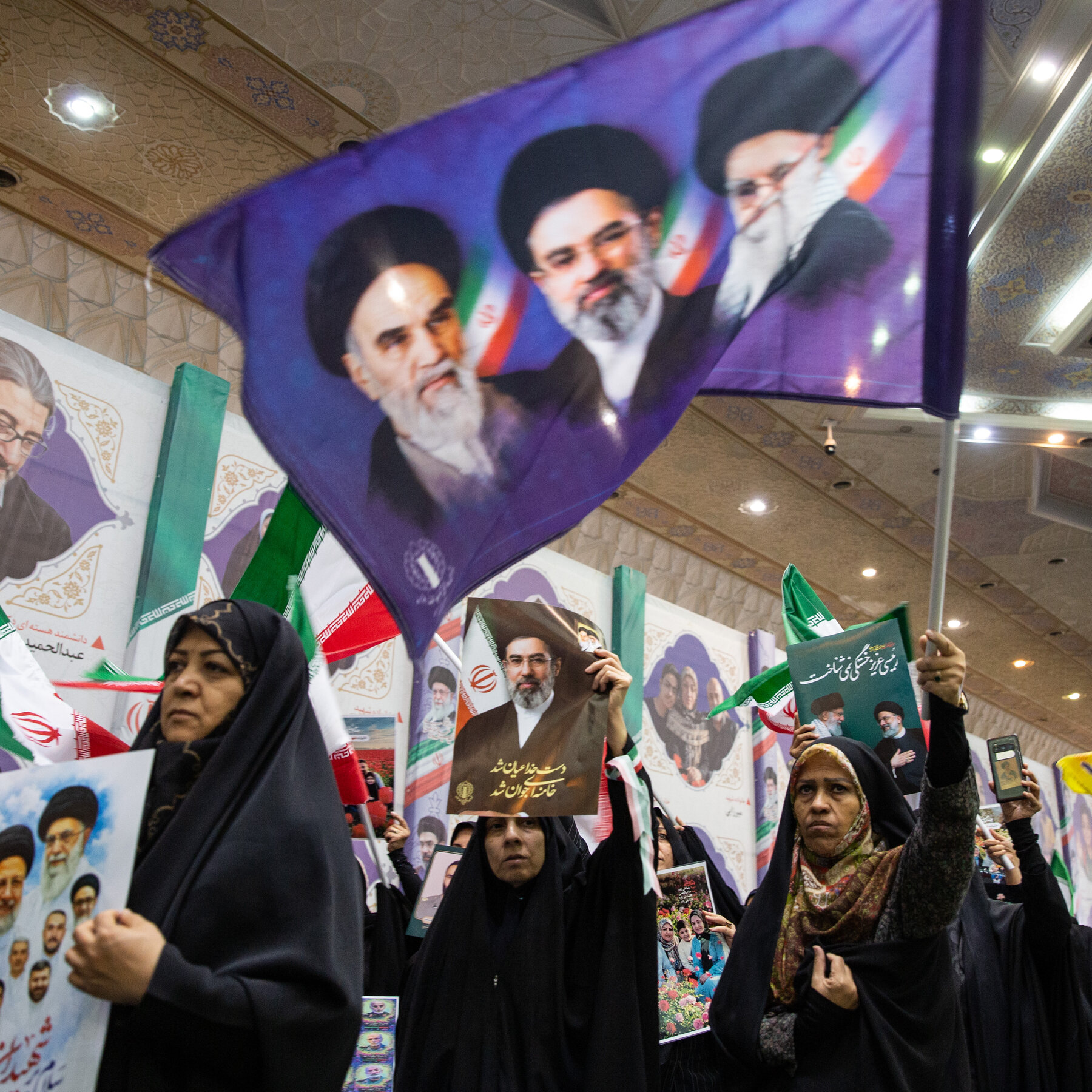 26int-iran-ledeall-photo-mckg-mediumSquareAt3X