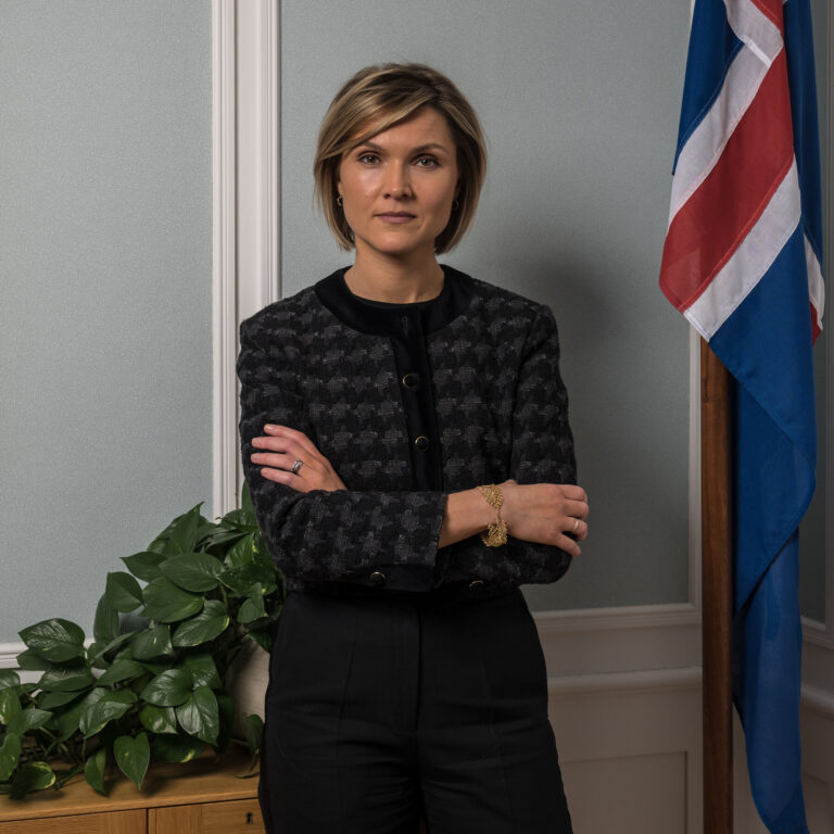 27int-theworld-iceland-01-jcqv-promo-mediumSquareAt3X