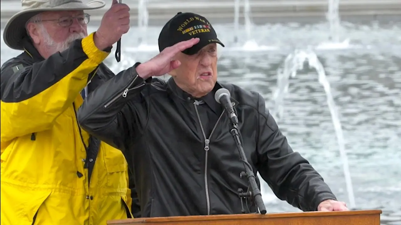 David-Yoho-World-War-II-memorial-speech-salute