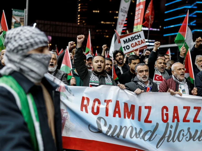 WIDE-THUMB-GLOBAL-SUMUD-PROTEST-1777602543