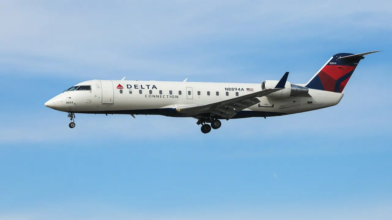 delta-endeavor-aircraft-jfk-close-call