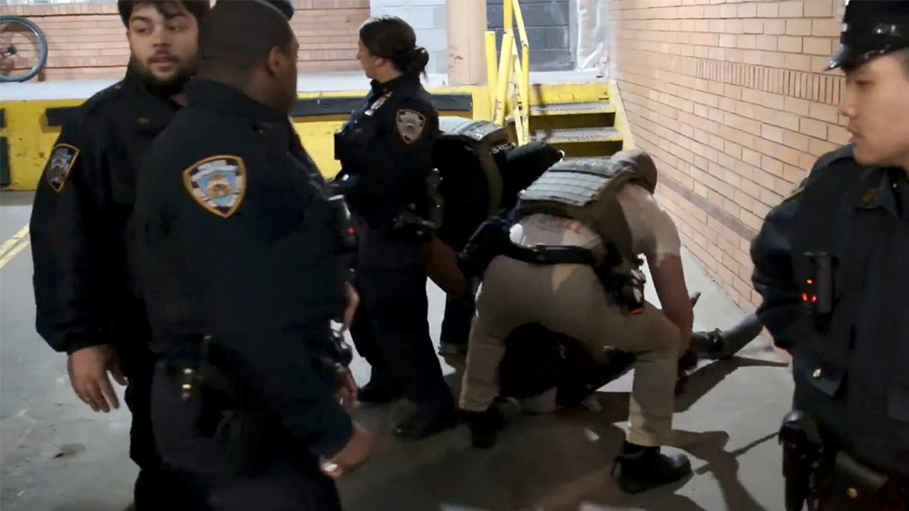 ice-arrests-migrant-hospital-criminal-nypd
