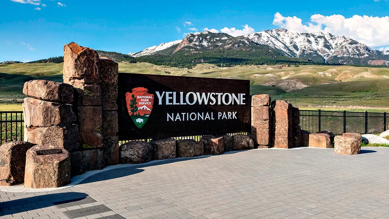 yellowstone-national-park-north-entrance-fox-news-001