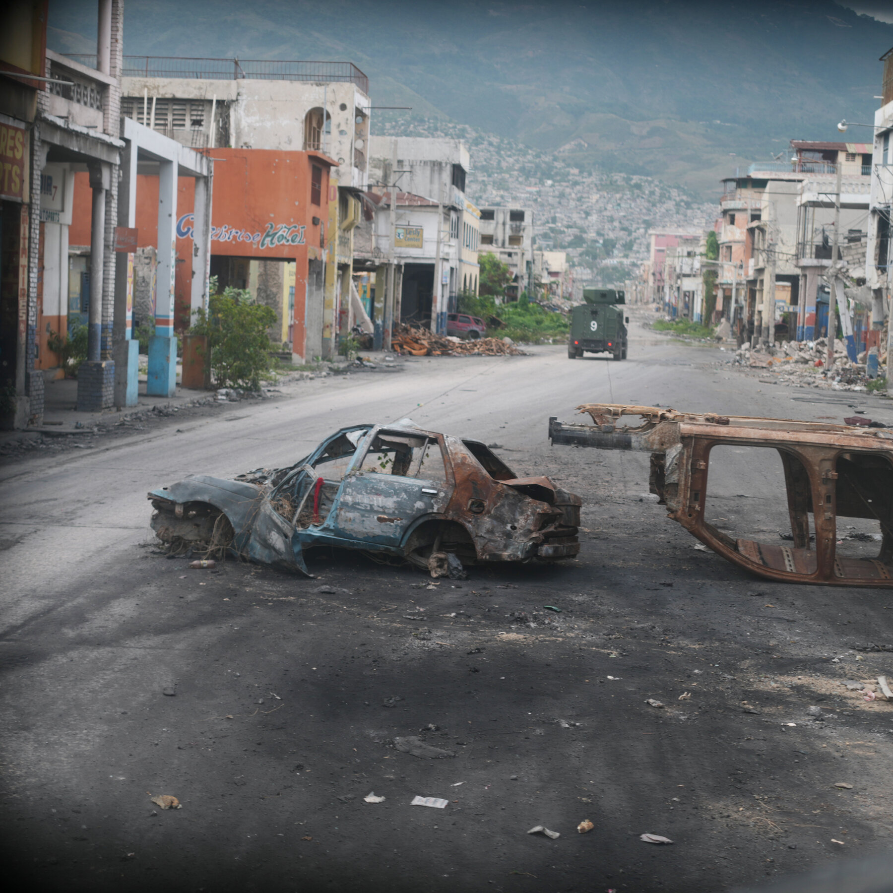 13int-haiti-kidnap-wcjv-mediumSquareAt3X