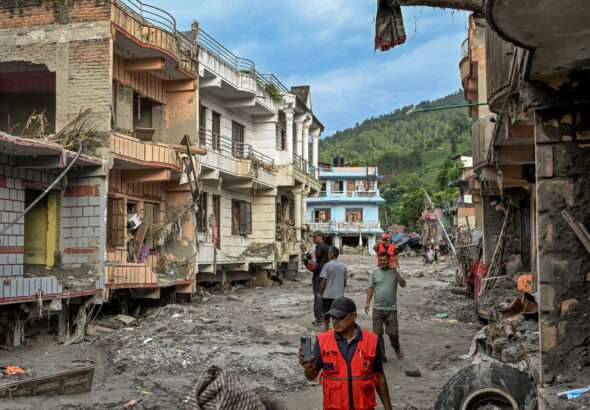 29NEPAL-RESCUE-EFFORT-01-cfjv-mediumSquareAt3X